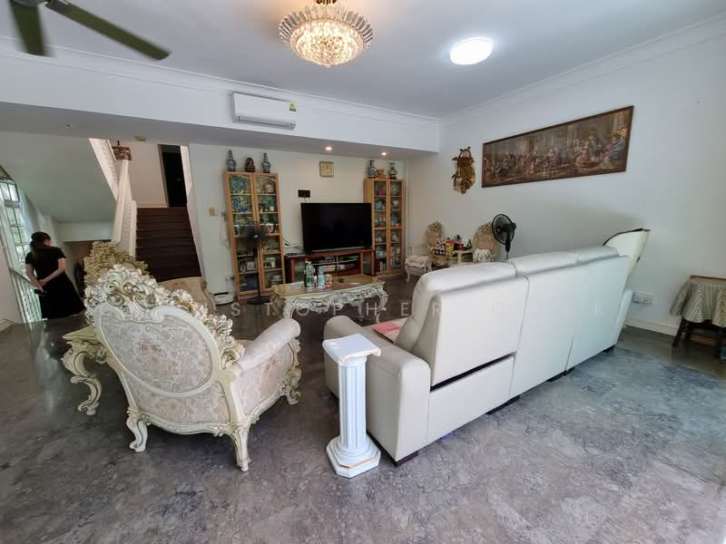 Sommerville Park, 93 Farrer Drive, 4 Bedrooms, 4,286 sqft, Condominium For Rent, by Christopher Quek, 24031193 - Large and bright Living space.  - PropertyGuru.com.sg