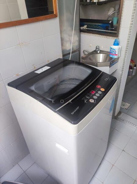 Wu De Building, 6A Beatty Road, Room Rental, 100 sqft, Apartment For Rent, by Yip Kok Kuin, 24032528 - washing machine - PropertyGuru.com.sg
