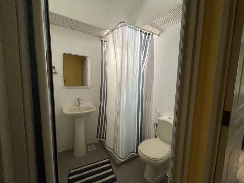 For Rent - 18A Holland Drive