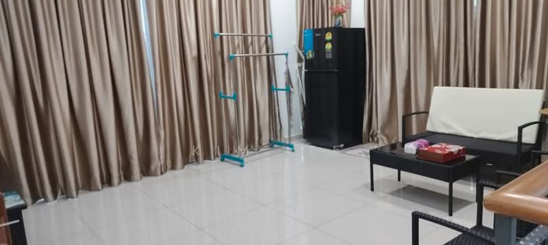 Yio Chu Kang terrace studio, Yio chu kang, 1 Bedroom, 700 sqft, Corner Terrace For Rent, by Kim Lee, 24036555 - PropertyGuru.com.sg