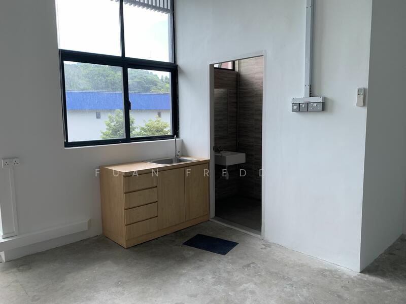 Various B1 Fully Fitted Ramp-up units for Rent @ Pasir Panjang, 100G Pasir Panjang Road, 1,800 sqft, Light Industrial (B1) For Rent, by Fuan Freddie, 24040721 - CommercialGuru.com.sg