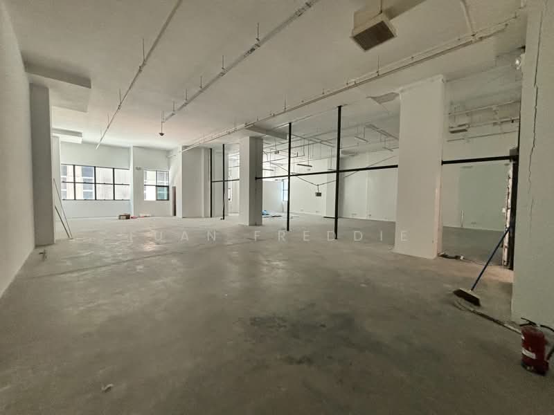 Various B1 Fully Fitted Ramp-up units for Rent @ Pasir Panjang, 100G Pasir Panjang Road, 1,800 sqft, Light Industrial (B1) For Rent, by Fuan Freddie, 24040721 - CommercialGuru.com.sg