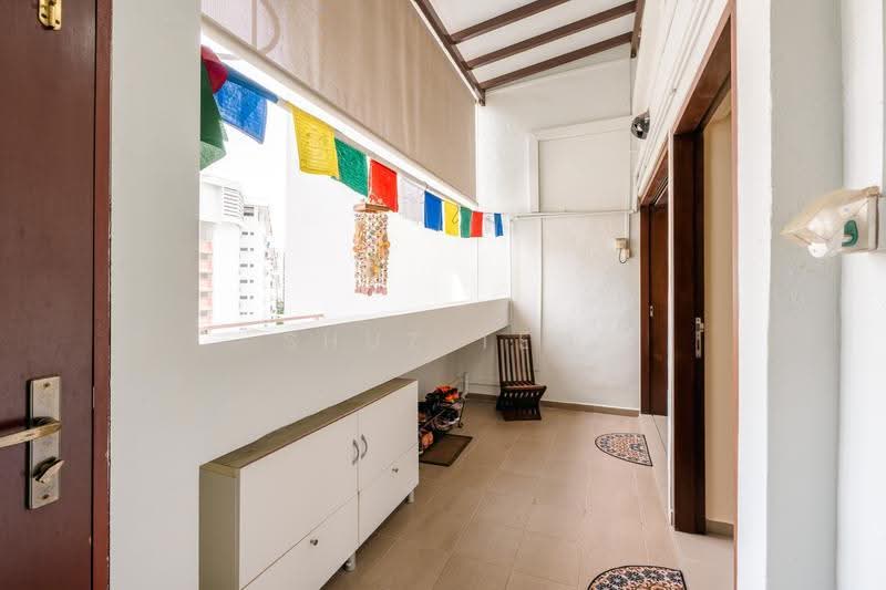 137 Potong Pasir Avenue 3, 137 Potong Pasir Avenue 3, Macpherson / Potong Pasir, 3 Bedrooms, 1,603 sqft, HDB Flat For Sale, by Shuz Teo, 24043407 - Corridor - PropertyGuru.com.sg