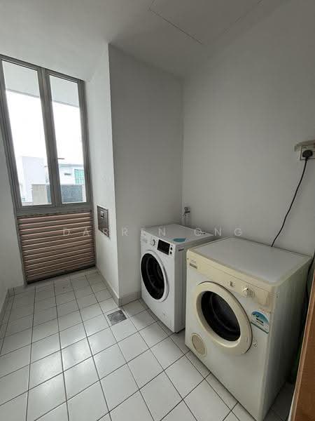Cairnhill Crest, 8 Cairnhill Circle, Orchard / River Valley, 2 Bedrooms, 1,206 sqft, Condominium For Rent, by Darren Ong, 24043986 - Balcony - PropertyGuru.com.sg