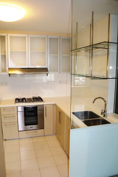 Watermark Robertson Quay, 5 Rodyk Street, 2 Bedrooms, 915 sqft, Apartment For Rent, by Francis Lee, 24044174 - PropertyGuru.com.sg