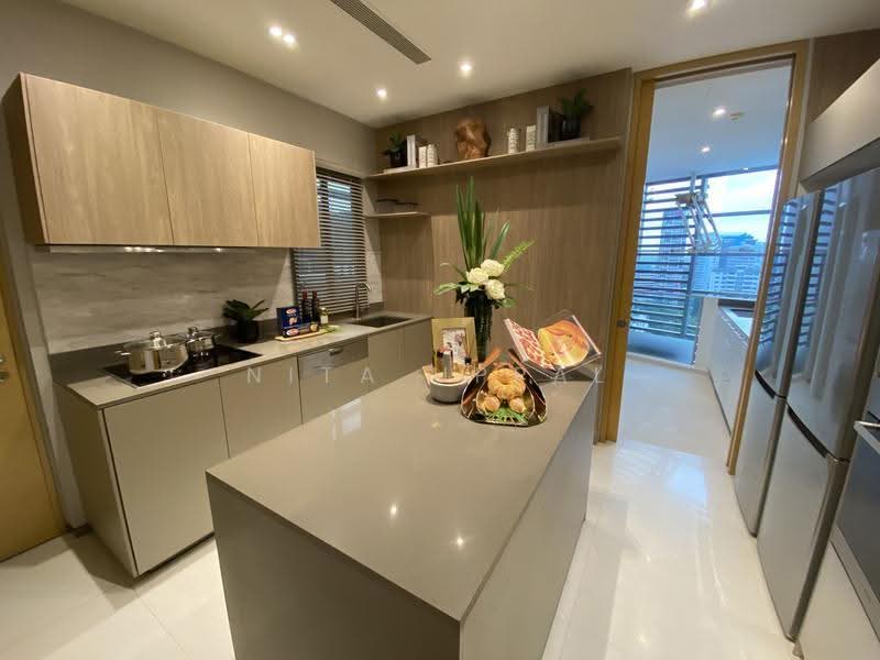 Cliveden at Grange, 100 Grange Road, Tanglin / Holland / Bukit Timah, 4 Bedrooms, 2,842 sqft, Condominium For Sale, by Nita Uppal, 24044470 - PropertyGuru.com.sg