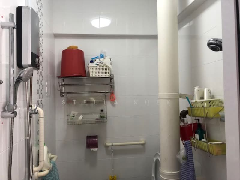 104 Towner Road, 104 Towner Road, Room Rental, 215 sqft, HDB Flat For Rent, by Stella Kuek, 24045024 - Very Big Common Toilet - PropertyGuru.com.sg