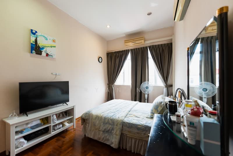 Loyang Villas, Loyang Rise, 5 Bedrooms, 2,700 sqft, Terraced House For Sale, by Bryan Ng, 24045483 - PropertyGuru.com.sg