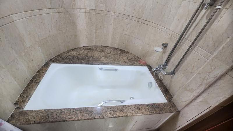 Valley Park, 473 River Valley Road, Tanglin / Holland / Bukit Timah, 3 Bedrooms, 1,249 sqft, Condominium For Rent, by Thomas Ang, 24047032 - Bathroom - PropertyGuru.com.sg