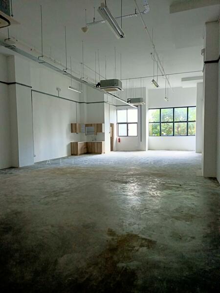 Interlocal Centre, 100G Pasir Panjang Road, 3,418 sqft, Light Industrial (B1) For Rent, by Alicia Ong, 24048667 - CommercialGuru.com.sg