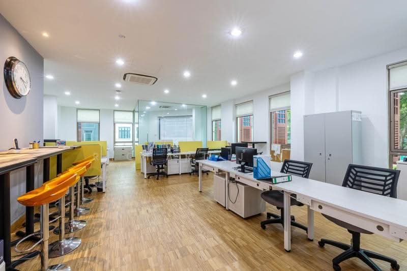 South Bridge Road, South Bridge Road, Boat Quay / Raffles Place / Marina, 6,068 sqft, Office For Rent, by Richard Jany, 24050225 - CommercialGuru.com.sg