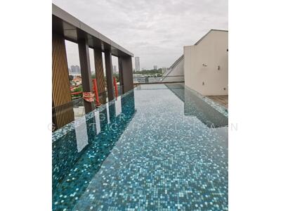 For Rent - Lloyd SixtyFive