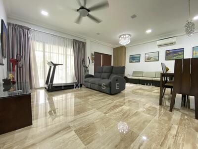 For Sale - 2sty Renovated N/S Terrace