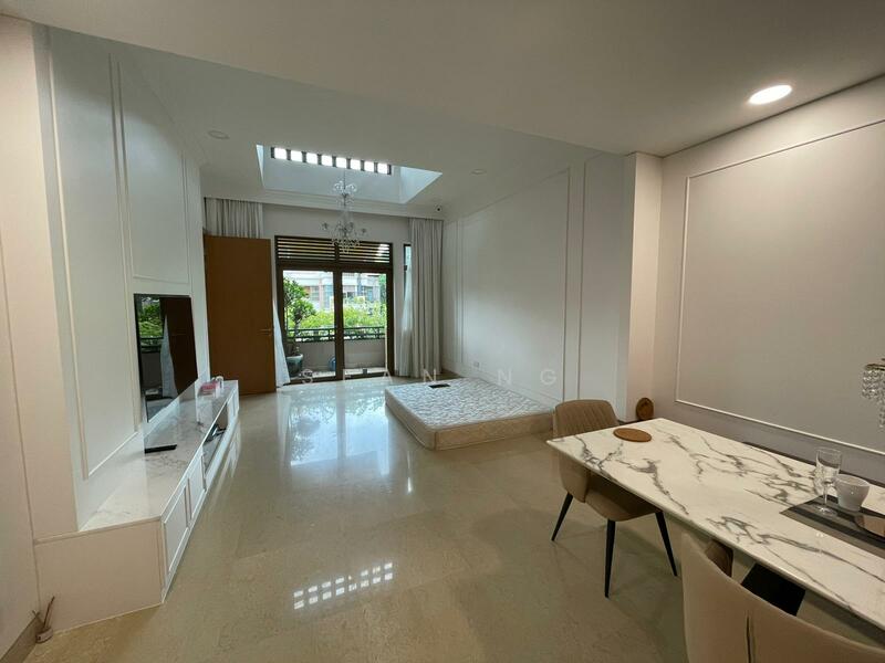 St. Martin Residence, 2 Saint Martin's Drive, 2 Bedrooms, 2180 sqft