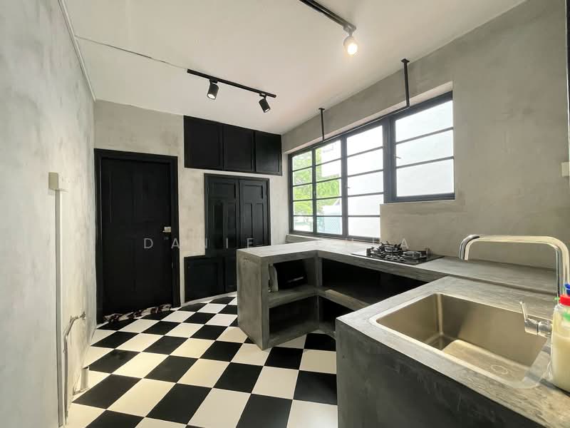 Tiong Bahru Walk Up Apartment, Tiong Bahru, 1 Bedroom, 920 sqft, Walk-up Apartment For Rent, by Daniel Chua, 24066429 - PropertyGuru.com.sg