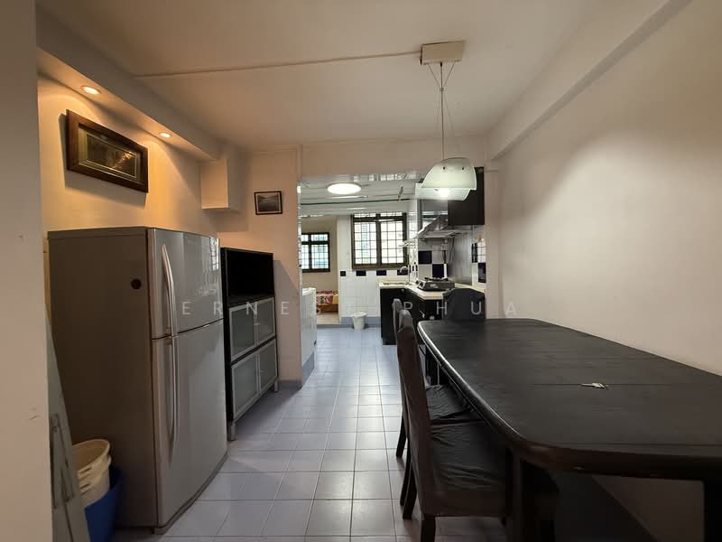 157 Lorong 1 Toa Payoh, 157 Lorong 1 Toa Payoh, 2 Bedrooms, 700 sqft, HDB Flat For Rent, by Ernest Phua, 24067242 - kitchen - PropertyGuru.com.sg