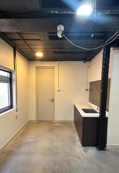 BS Centre, 243 Alexandra Road, Alexandra / Commonwealth, 8,433 sqft, Light Industrial (B1) For Rent, by Teo Jeri, 24074481 - CommercialGuru.com.sg
