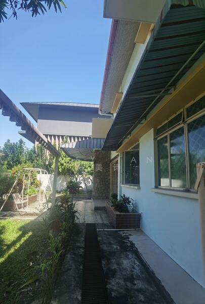 Goodman/Wilkinson/Bournemouth Road Bungalow House For Sale at S