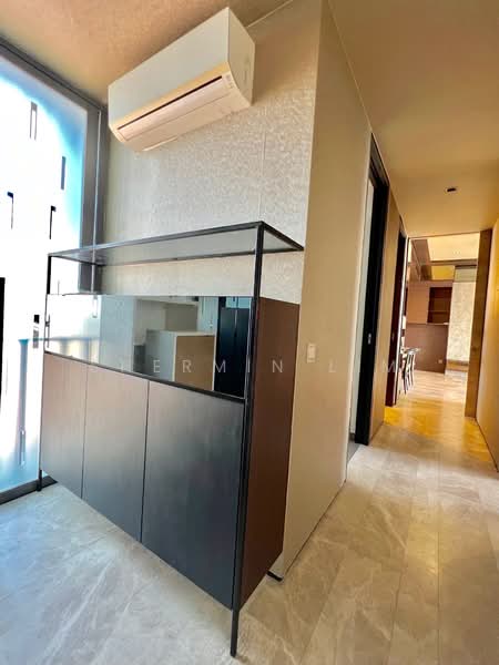 OUE Twin Peaks, 33 Leonie Hill Road, 3 Bedrooms, 1,399 sqft, Condominium For Rent, by Shermin Lim, 24078153 - Hallway - PropertyGuru.com.sg