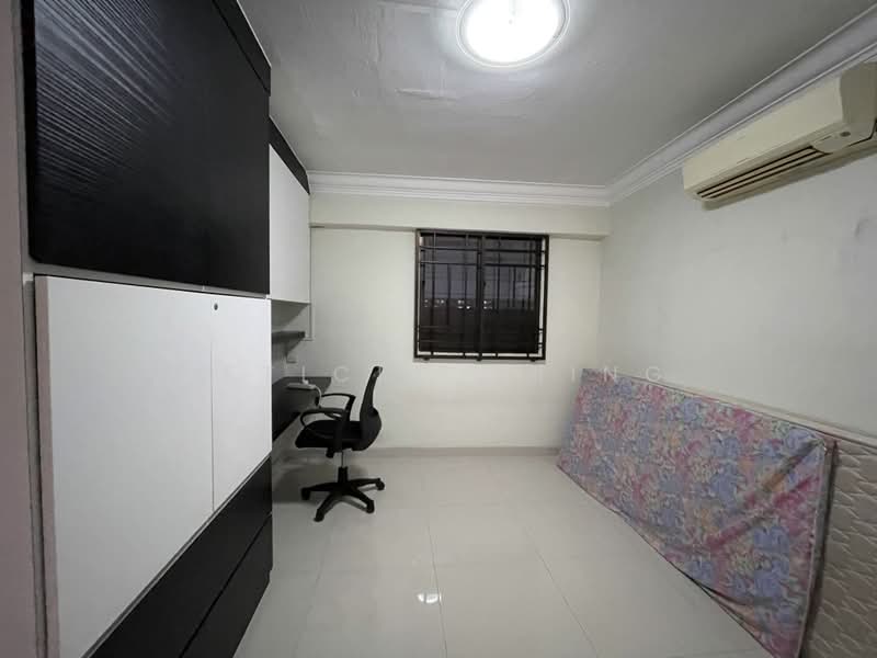 301 Jurong East Street 32, 301 Jurong East Street 32, 2 Bedrooms, 742 sqft, HDB Flat For Rent, by Leticia Ching, 24078432 - PropertyGuru.com.sg