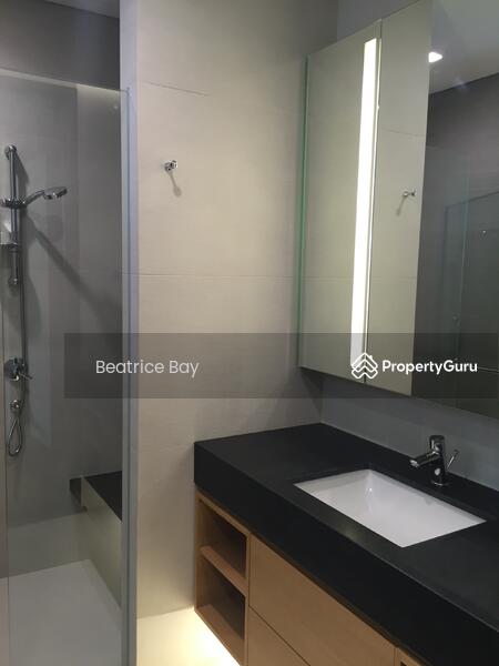 Upstairs ensuite bathroom 