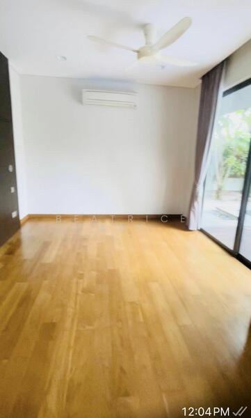 Poolside Ensuite Bedroom