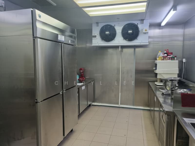 East Zone Ground Floor Food Kitchen Fully Fitted Low Takeover 东部食品厂生意出让冰冷冻库抽油烟系统