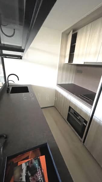 The Hyde, 11 Balmoral Road, 3 Bedrooms, 947 sqft, Condominium For Rent, by Fong Lai Cheng Jasmine, 24083484 - Kitchen - PropertyGuru.com.sg