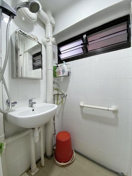 43 Holland Drive, 43 Holland Drive, Tanglin / Holland / Bukit Timah, Room Rental, 148 sqft, HDB Flat For Rent, by Esther Tan, 24083622 - PropertyGuru.com.sg