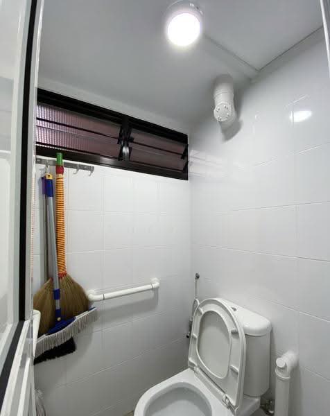 43 Holland Drive, 43 Holland Drive, Tanglin / Holland / Bukit Timah, Room Rental, 148 sqft, HDB Flat For Rent, by Esther Tan, 24083622 - PropertyGuru.com.sg
