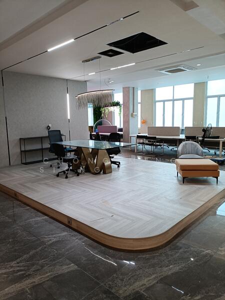 Well renovated businesses space ideal for office cum storage Near Mattar MRT, Kallang Pudding Road, 3,466 sqft, Office For Rent, by Chong Ming Siong Robin, 24083651 - Rised portion of the office space as meeting/relaxation area - CommercialGuru.com.sg