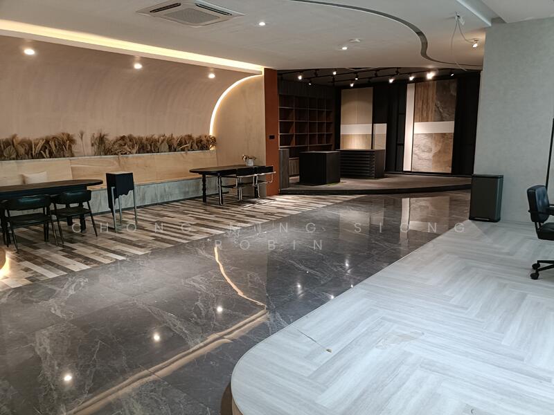 Well renovated businesses space ideal for office cum storage Near Mattar MRT, Kallang Pudding Road, 3,466 sqft, Office For Rent, by Chong Ming Siong Robin, 24083651 - Business space on the left side of the office - CommercialGuru.com.sg
