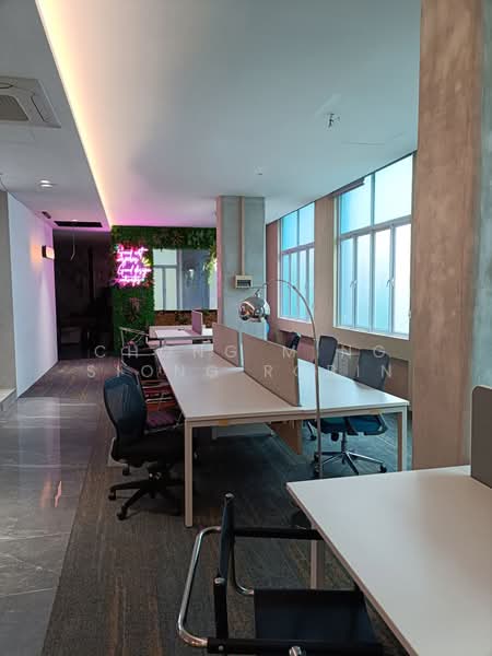 Well renovated businesses space ideal for office cum storage Near Mattar MRT, Kallang Pudding Road, 3,466 sqft, Office For Rent, by Chong Ming Siong Robin, 24083651 - Working space in the unit - CommercialGuru.com.sg