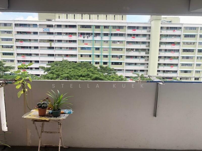 High Floor, Bright House, Windy