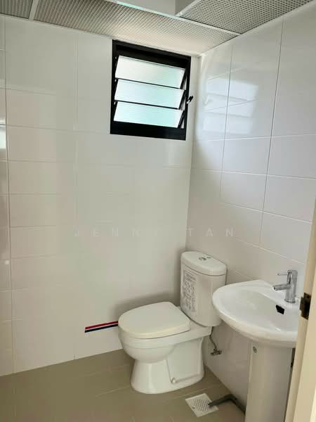 818A Choa Chu Kang Avenue 1, 818A Choa Chu Kang Avenue 1, 3 Bedrooms, 1,305 sqft, HDB Flat For Rent, by Jenny Tan, 24085073 - PropertyGuru.com.sg