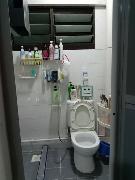 60 Teban Gardens Road, 60 Teban Gardens Road, Room Rental, 300 sqft, HDB Flat For Rent, by Annie Chua, 24085245 - PropertyGuru.com.sg