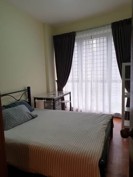 Heritage View, 8 Dover Rise, 2 Bedrooms, 969 sqft, Condominium For Sale, by Anna Kahlenberg, 24087054 - PropertyGuru.com.sg