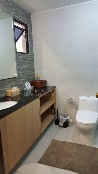 Heritage View, 8 Dover Rise, 2 Bedrooms, 969 sqft, Condominium For Sale, by Anna Kahlenberg, 24087054 - PropertyGuru.com.sg