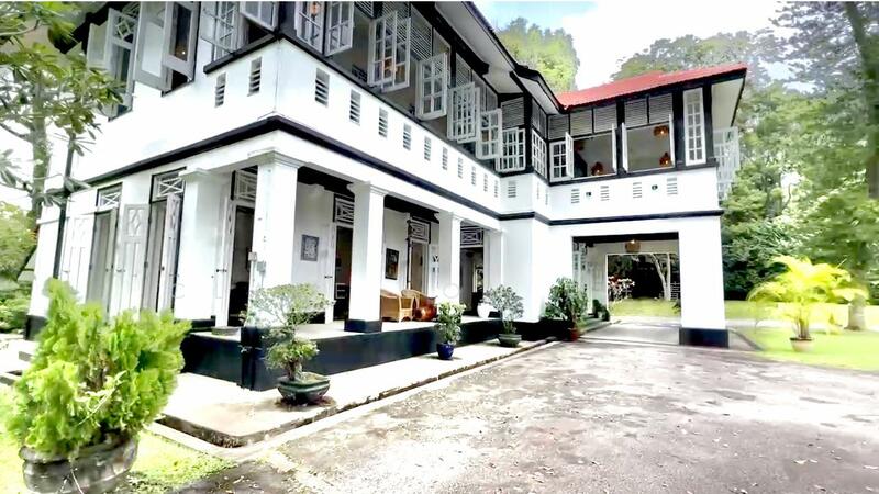 For Rent - Double storey house with lush greenery on large piece of land