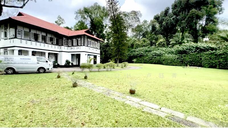 For Rent - Double storey house with lush greenery on large piece of land