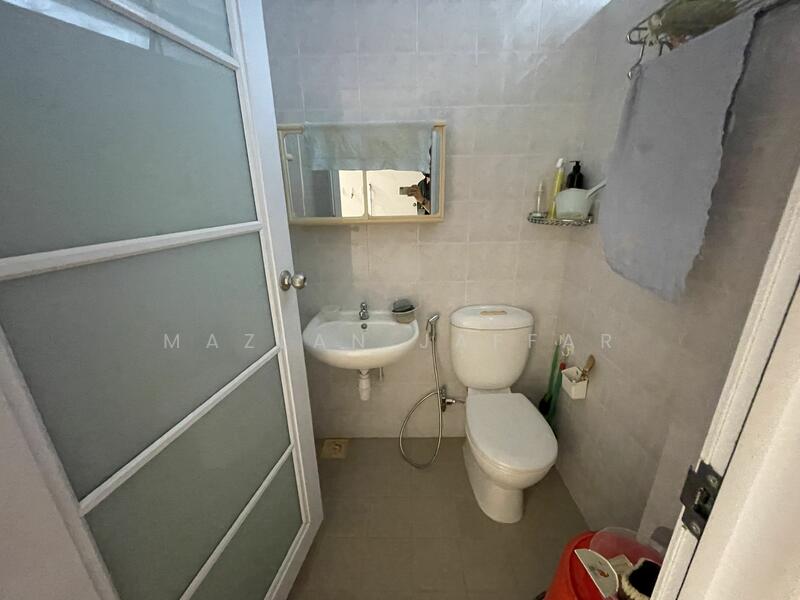 Common Bath (Level 1)