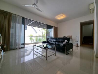 For Sale - Elliot at the East Coast