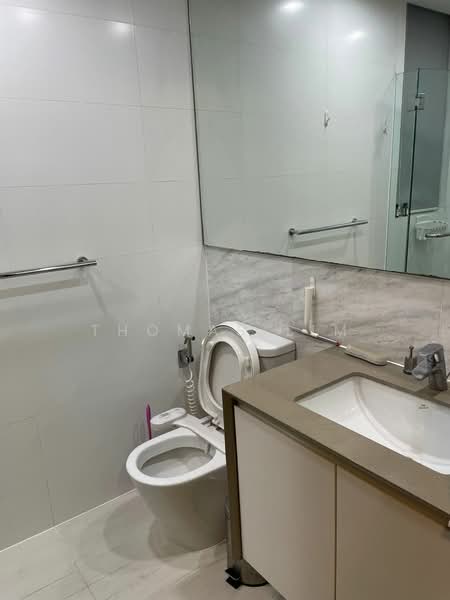Hundred Trees, 81 West Coast Drive, 3 Bedrooms, 1,313 sqft, Condominium For Rent, by Thomas Lim, 24101272 - common bathroom - PropertyGuru.com.sg