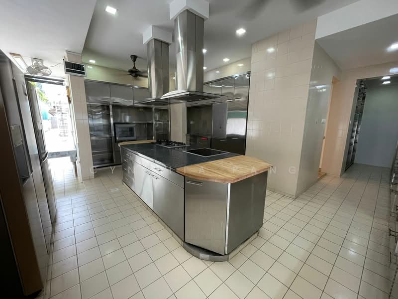 Luxurious grand resort style good class bungalow near old holland road, , 9 Bedrooms, 11,000 sqft, Good Class Bungalow For Rent, by Cynthia Pang, 24104600 - PropertyGuru.com.sg