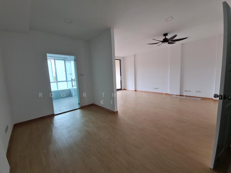 Mayflower Gardens, 34 Mayflower Way, 1 Bedroom, 450 sqft, Semi-Detached House For Rent, by Roger TTK, 24105457 - PropertyGuru.com.sg