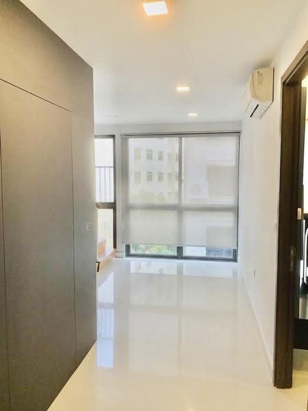 Smart Suites, 302 Sims Avenue, Eunos / Geylang / Paya Lebar, 2 Bedrooms, 958 sqft, Condominium For Rent, by Eric See, 24105482 - Living Room - PropertyGuru.com.sg
