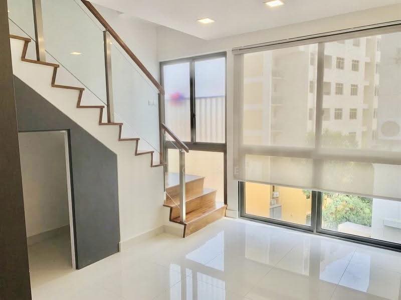 Smart Suites, 302 Sims Avenue, Eunos / Geylang / Paya Lebar, 2 Bedrooms, 958 sqft, Condominium For Rent, by Eric See, 24105482 - Living Room - PropertyGuru.com.sg