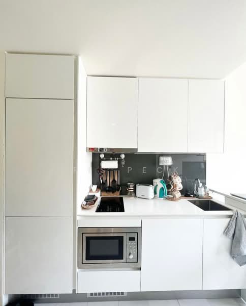 Metro Loft, 5 Lorong 27  Geylang, 1 Bedroom, 452 sqft, Condominium For Rent, by Iris Peck, 24107125 - PropertyGuru.com.sg