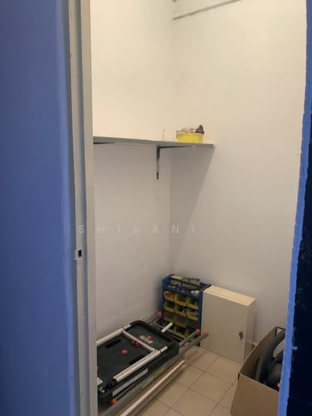 260 Bukit Batok East Avenue 4, 260 Bukit Batok East Avenue 4, 2 Bedrooms, 786 sqft, HDB Flat For Rent, by Shibani Banerjee, 24107397 - Store-room - PropertyGuru.com.sg