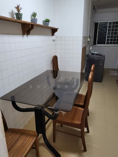 260 Bukit Batok East Avenue 4, 260 Bukit Batok East Avenue 4, 2 Bedrooms, 786 sqft, HDB Flat For Rent, by Shibani Banerjee, 24107397 - Kitchen - PropertyGuru.com.sg